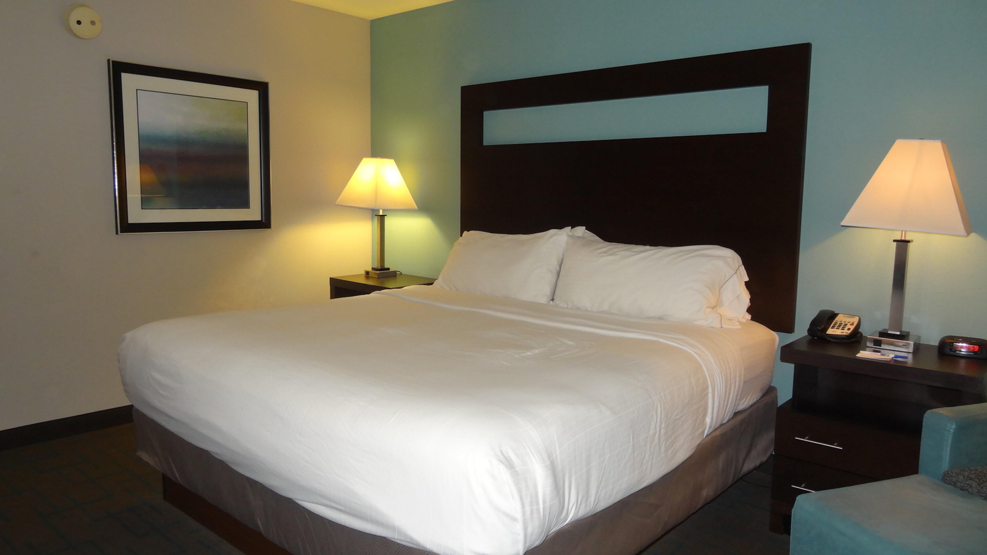 Holiday Inn Express Hotel Kansas City - Bonner Springs By Ihg Exterior photo