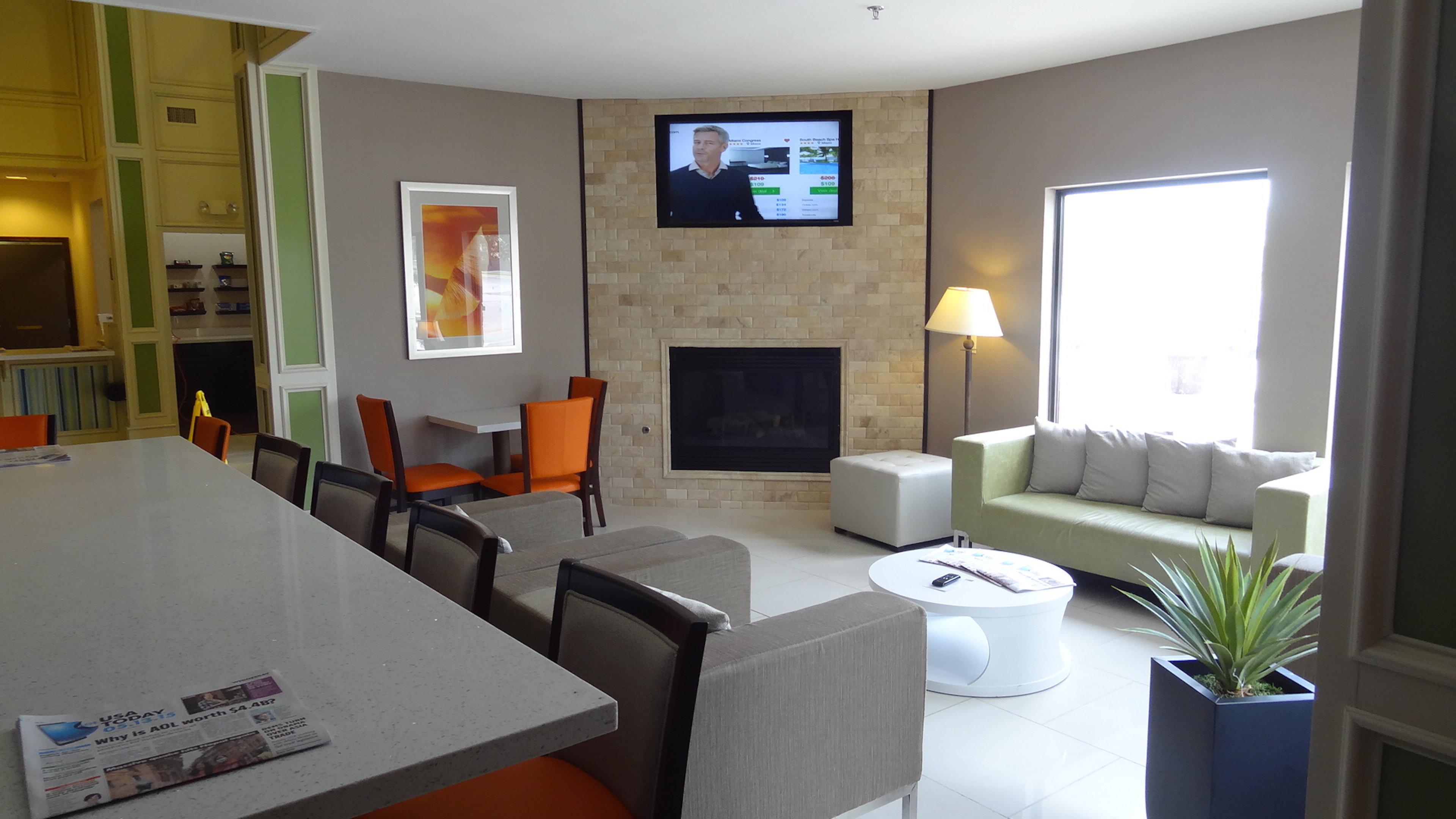 Holiday Inn Express Hotel Kansas City - Bonner Springs By Ihg Exterior photo