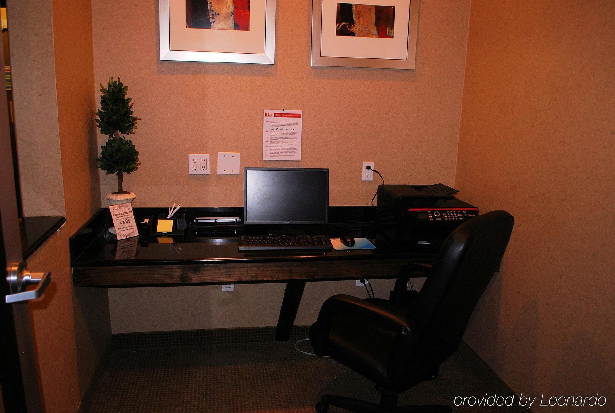 Holiday Inn Express Hotel Kansas City - Bonner Springs By Ihg Exterior photo